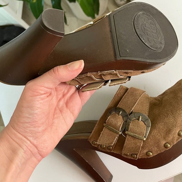 Clogs Wooden Buckle Heel Studded Suede Leather Women’s 9.5 Camel Tan Brown - Picture 6 of 10